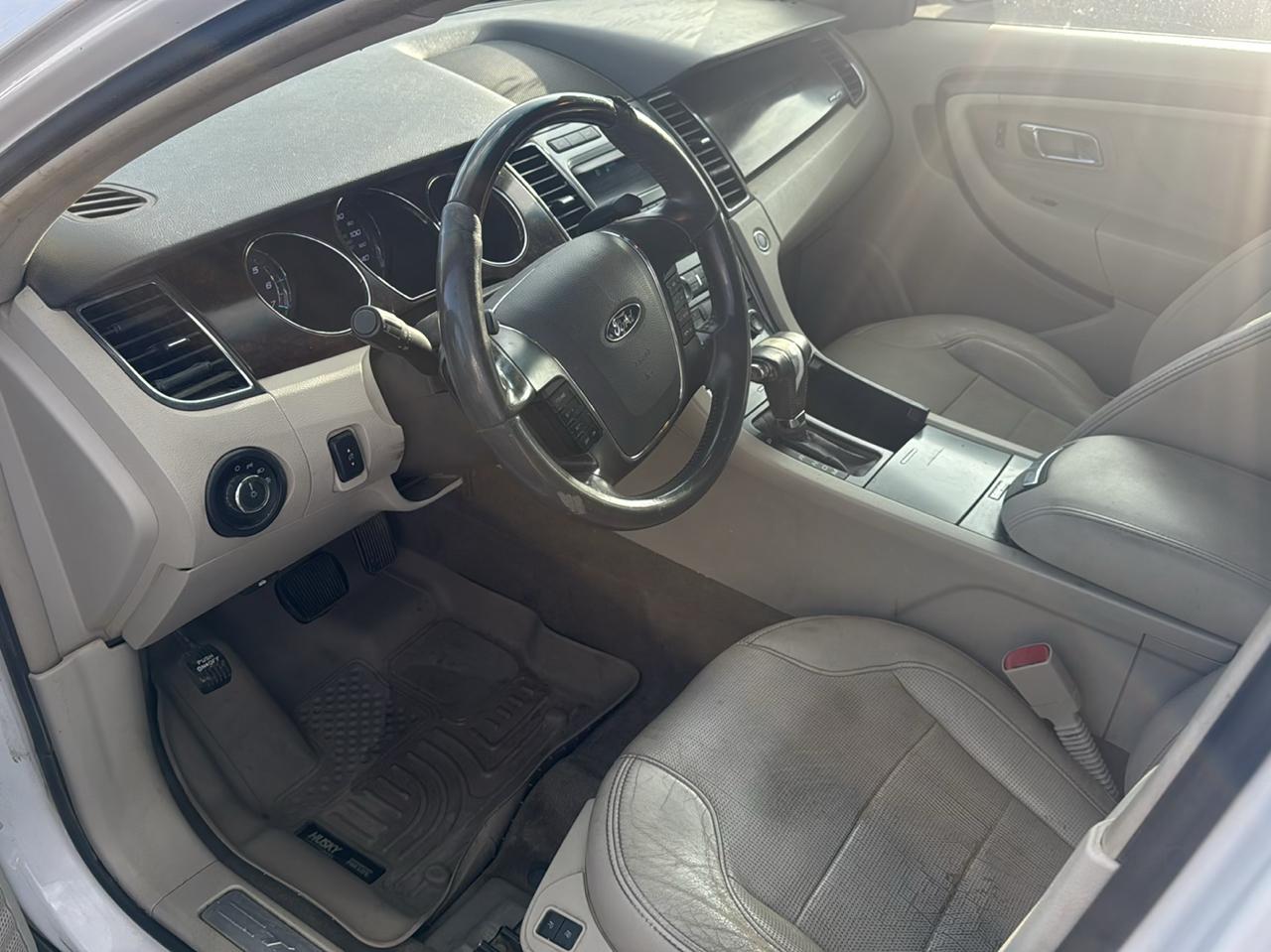 Ford Taurus 4dr Sdn Limited FWD 2012