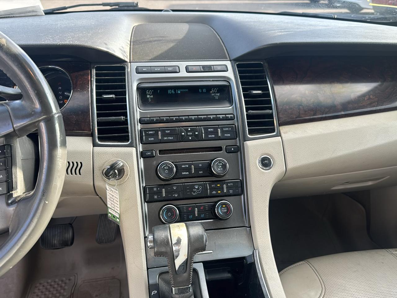 Ford Taurus 4dr Sdn Limited FWD 2012