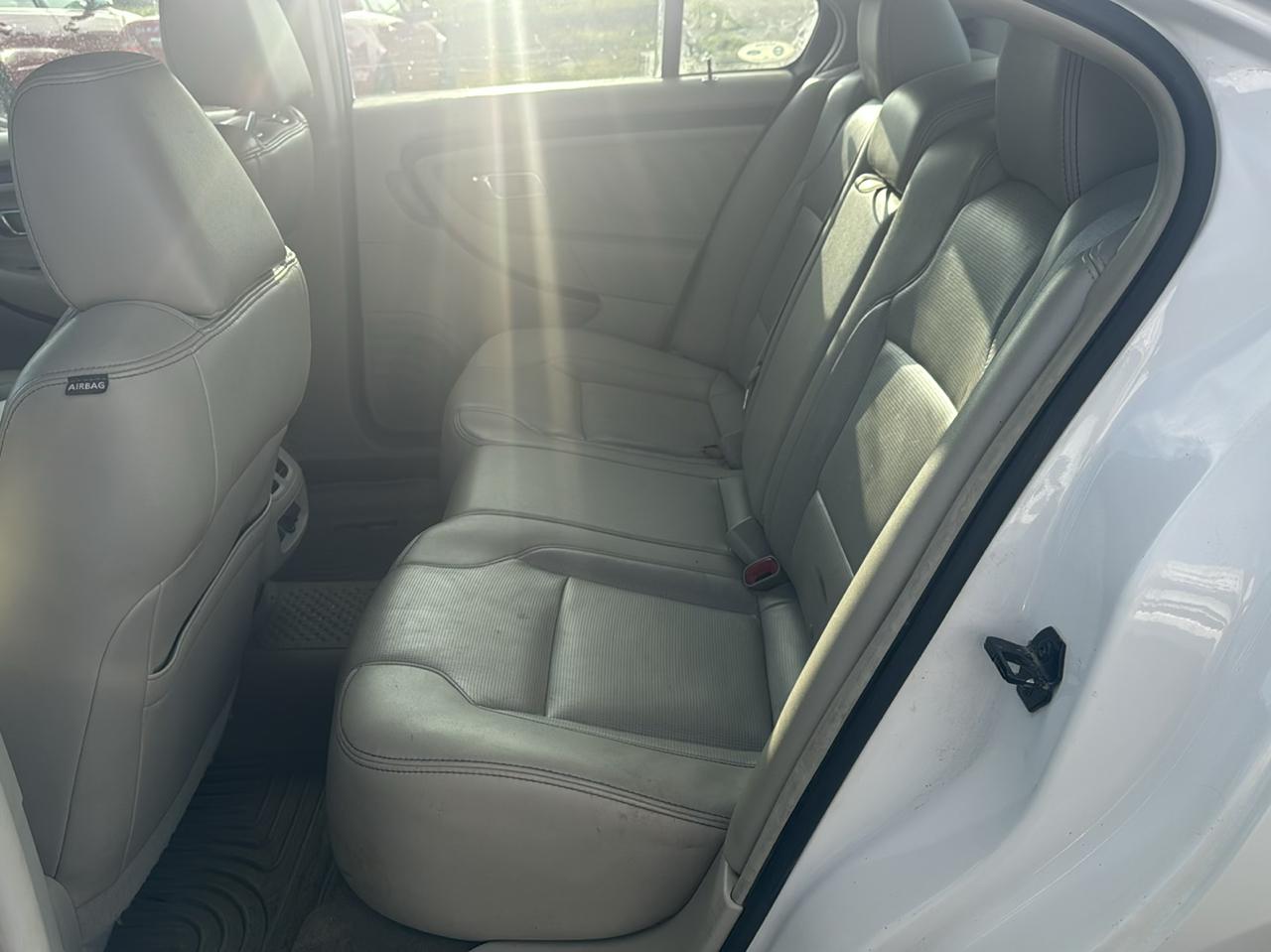 Ford Taurus 4dr Sdn Limited FWD 2012