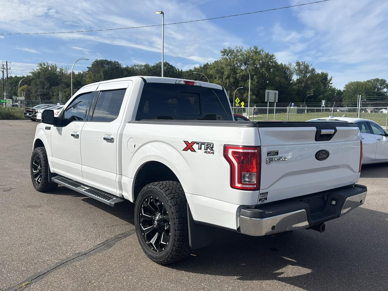 Ford F-150 4WD SuperCrew 145" XLT 2017
