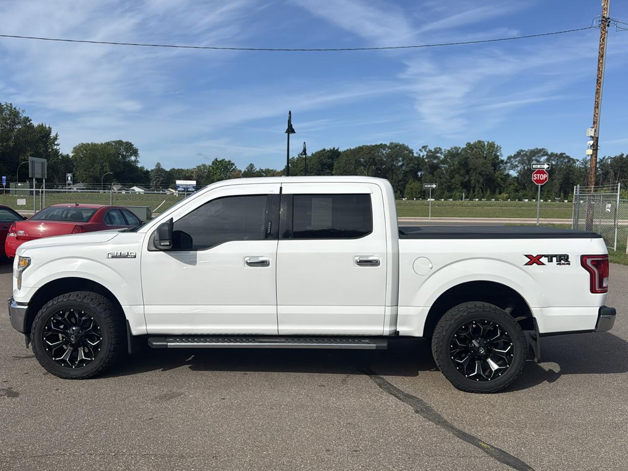 Ford F-150 4WD SuperCrew 145" XLT 2017