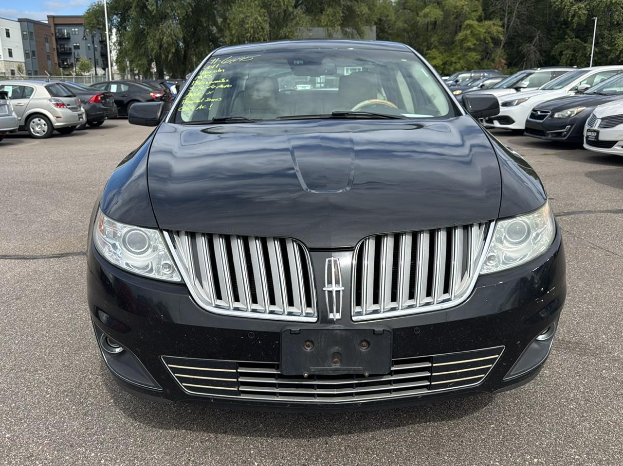 Lincoln MKS 4dr Sdn 3.7L AWD 2011