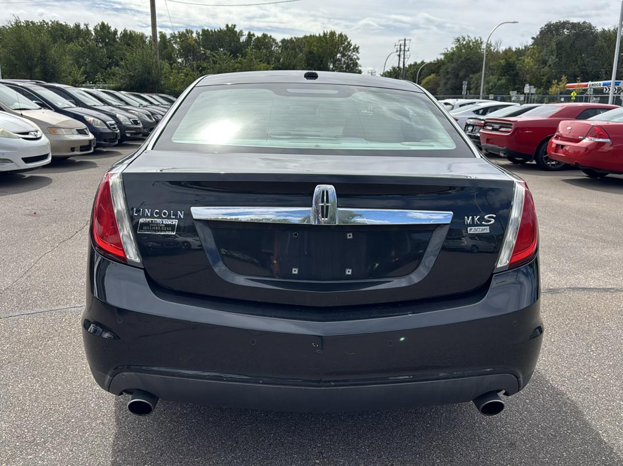 Lincoln MKS 4dr Sdn 3.7L AWD 2011