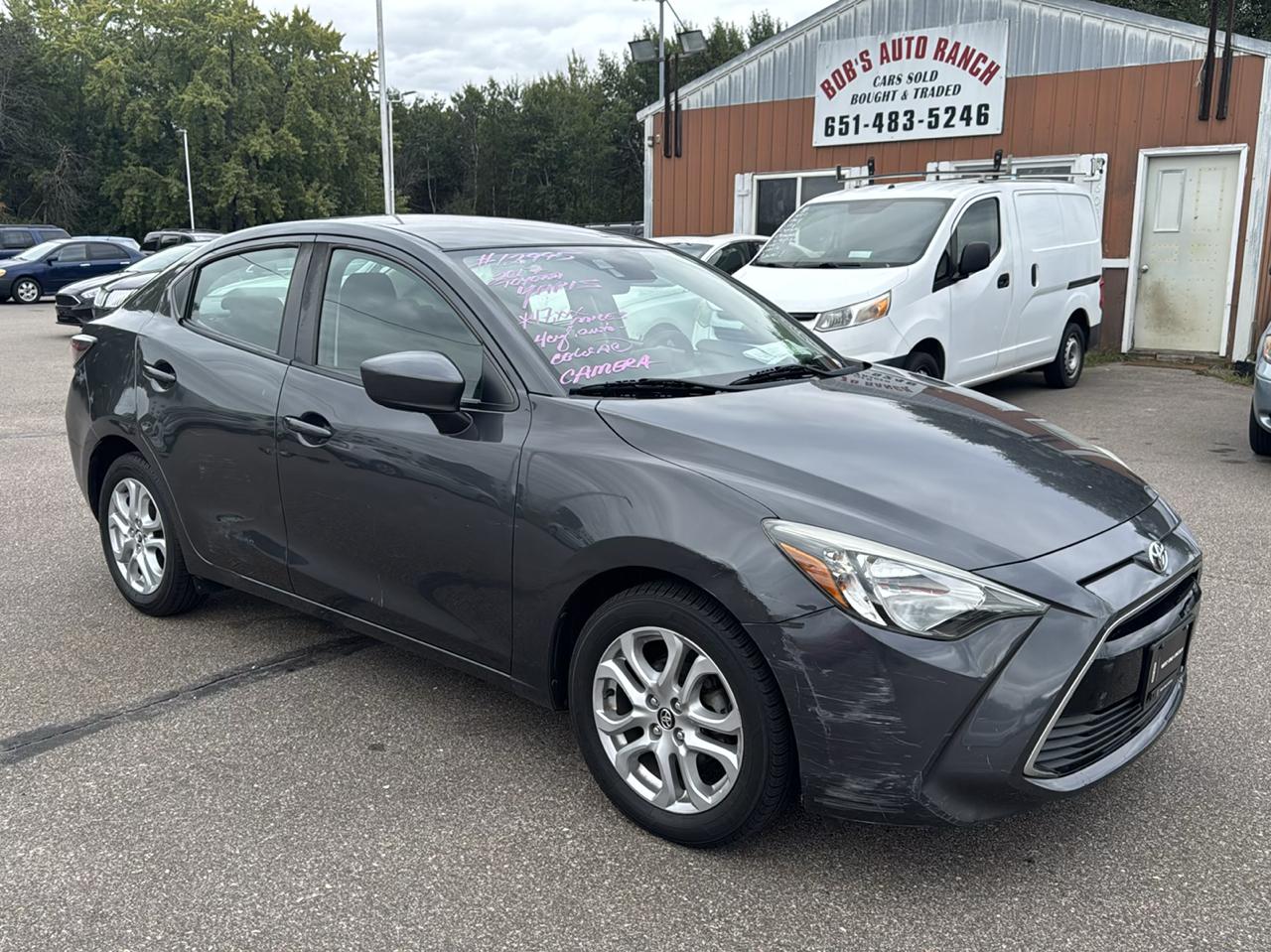 Toyota Yaris iA Manual (Natl) 2017