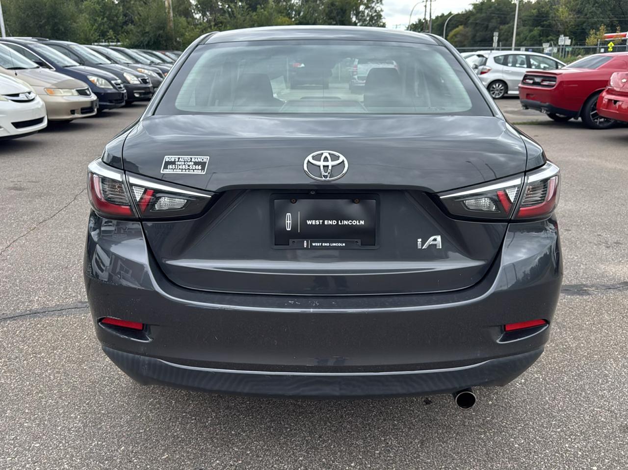 Toyota Yaris iA Manual (Natl) 2017