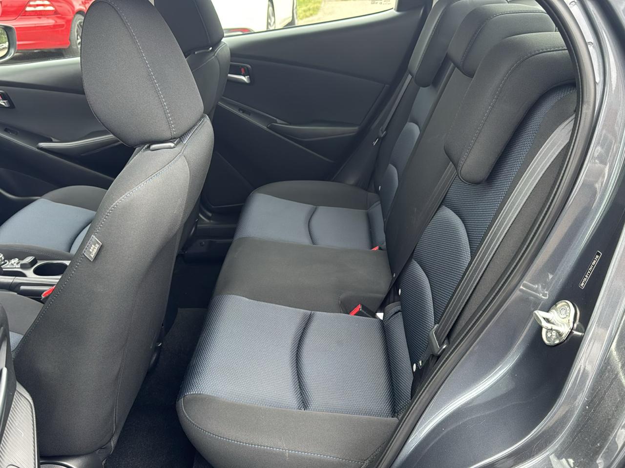 Toyota Yaris iA Manual (Natl) 2017