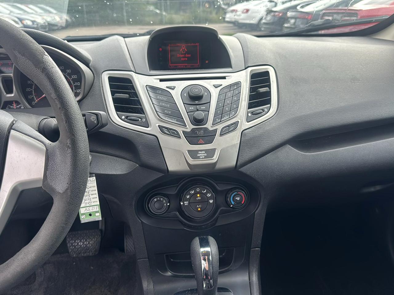 Ford Fiesta 5dr HB SE 2011