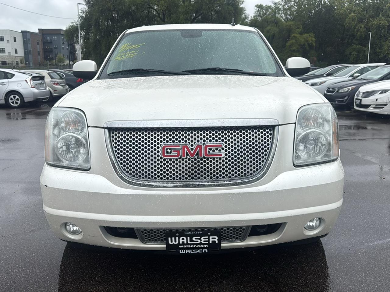 GMC Yukon AWD 4dr 1500 Denali 2013