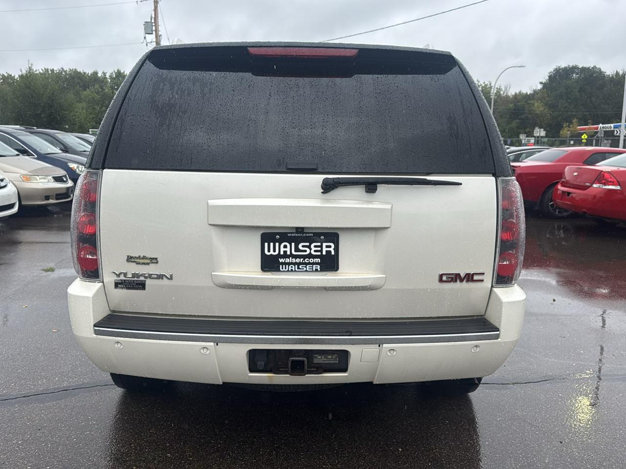 GMC Yukon AWD 4dr 1500 Denali 2013