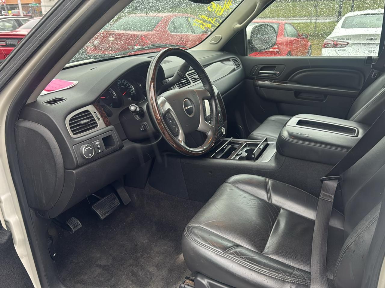 GMC Yukon AWD 4dr 1500 Denali 2013
