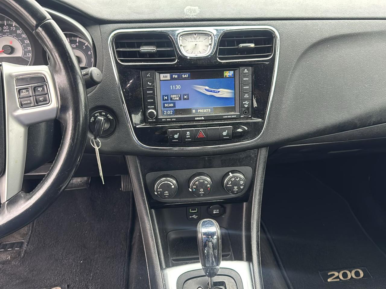 Chrysler 200 4dr Sdn Limited 2011