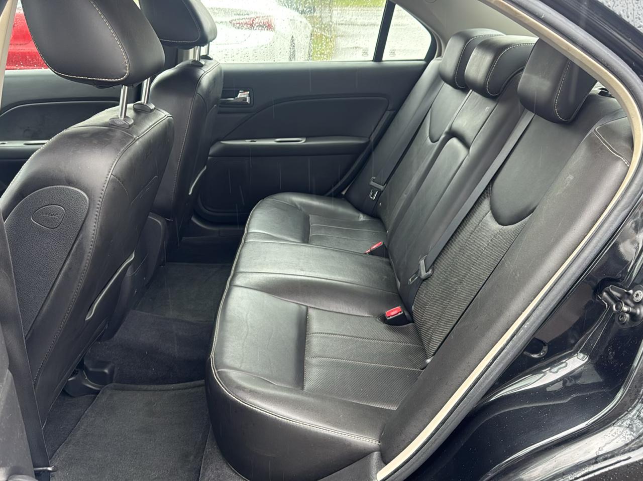 Mercury Milan 4dr Sdn Premier FWD 2010