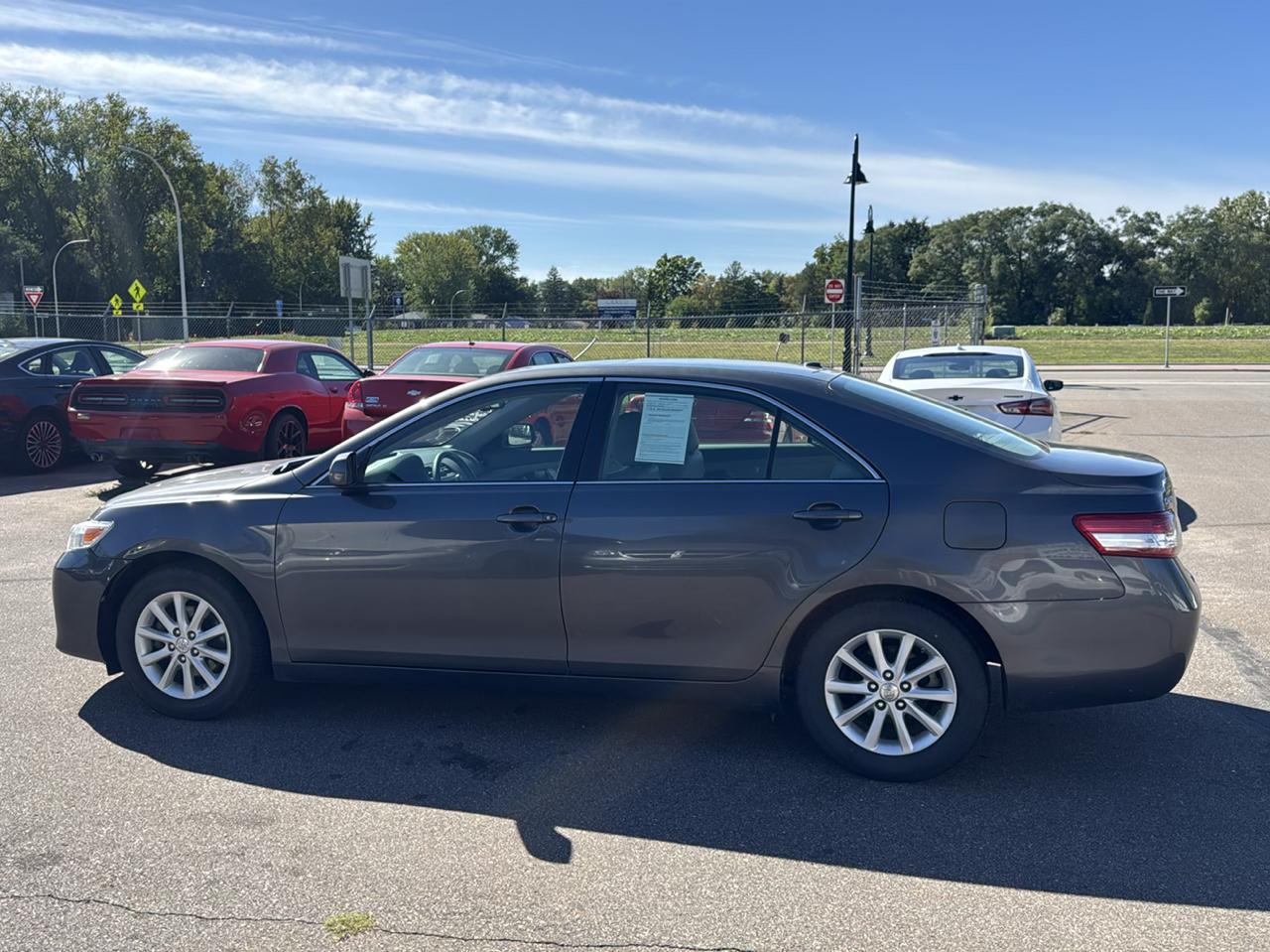 Toyota Camry 4dr Sdn I4 Auto XLE (Natl) 2011