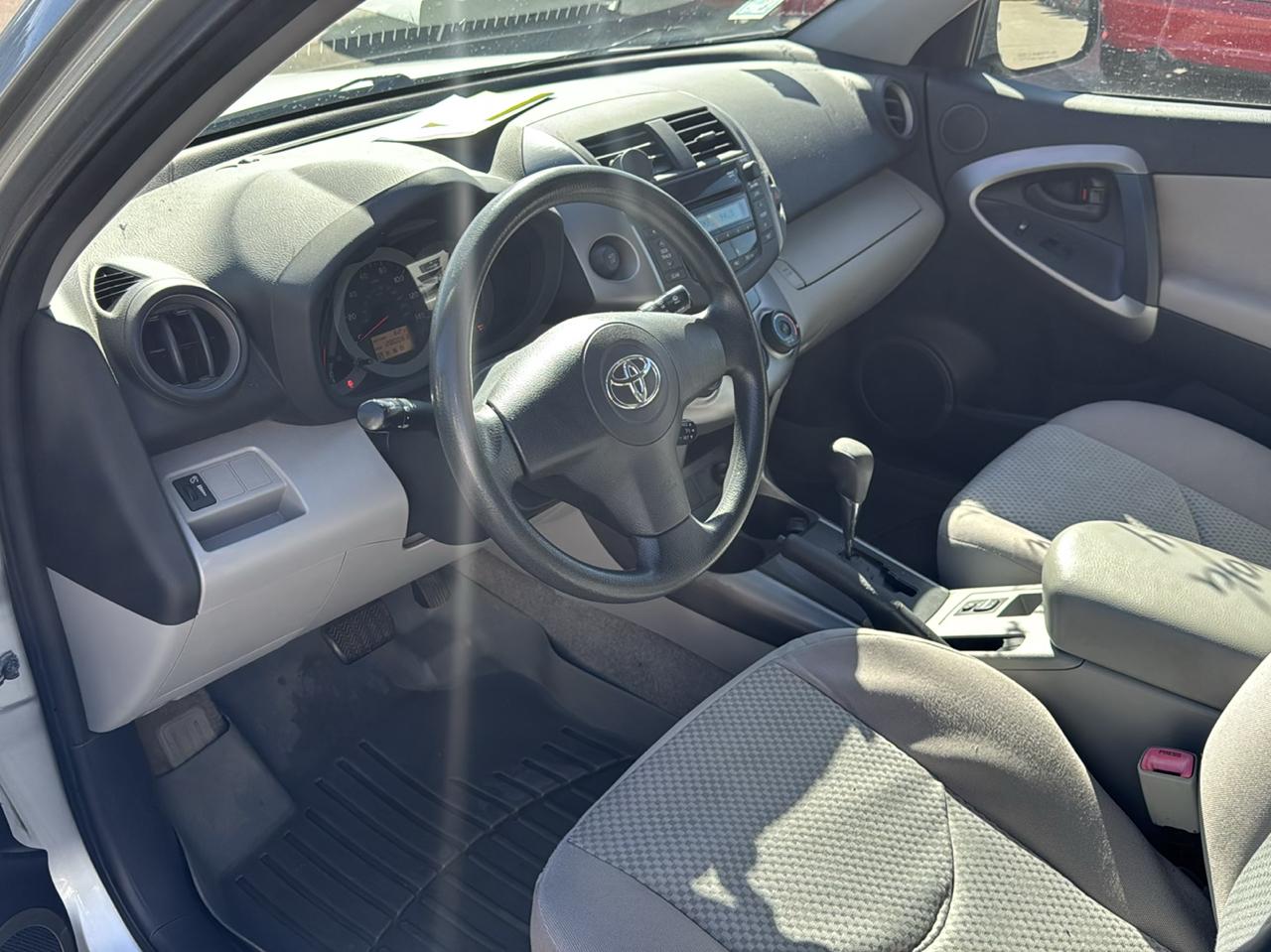 Toyota RAV4 2WD 4dr 4-cyl (Natl) 2007