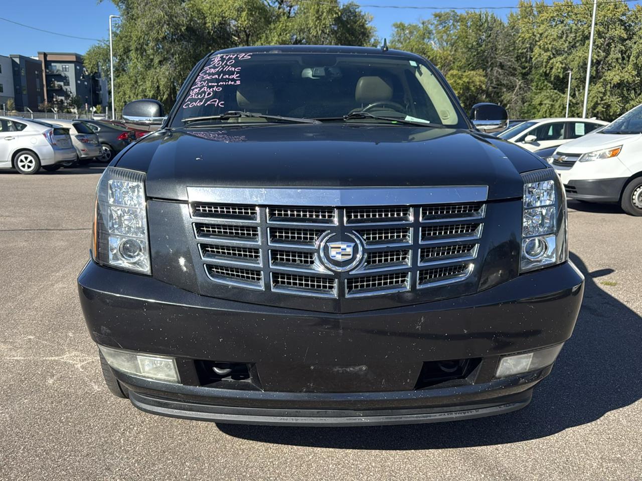 Cadillac Escalade AWD 4dr Luxury 2010