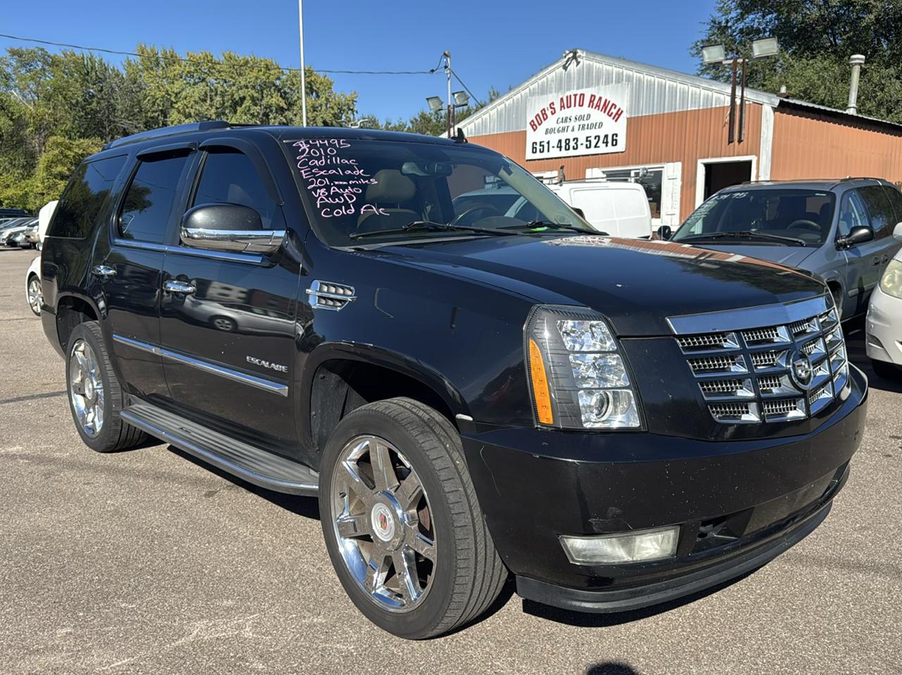 Cadillac Escalade AWD 4dr Luxury 2010