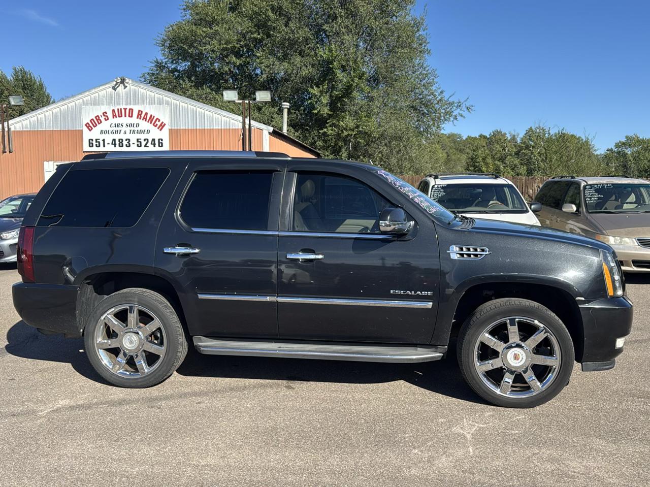 Cadillac Escalade AWD 4dr Luxury 2010