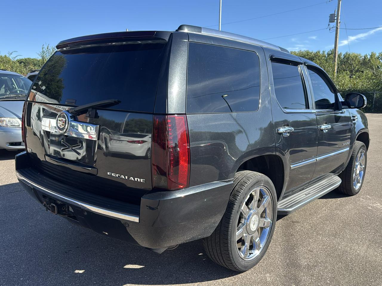 Cadillac Escalade AWD 4dr Luxury 2010