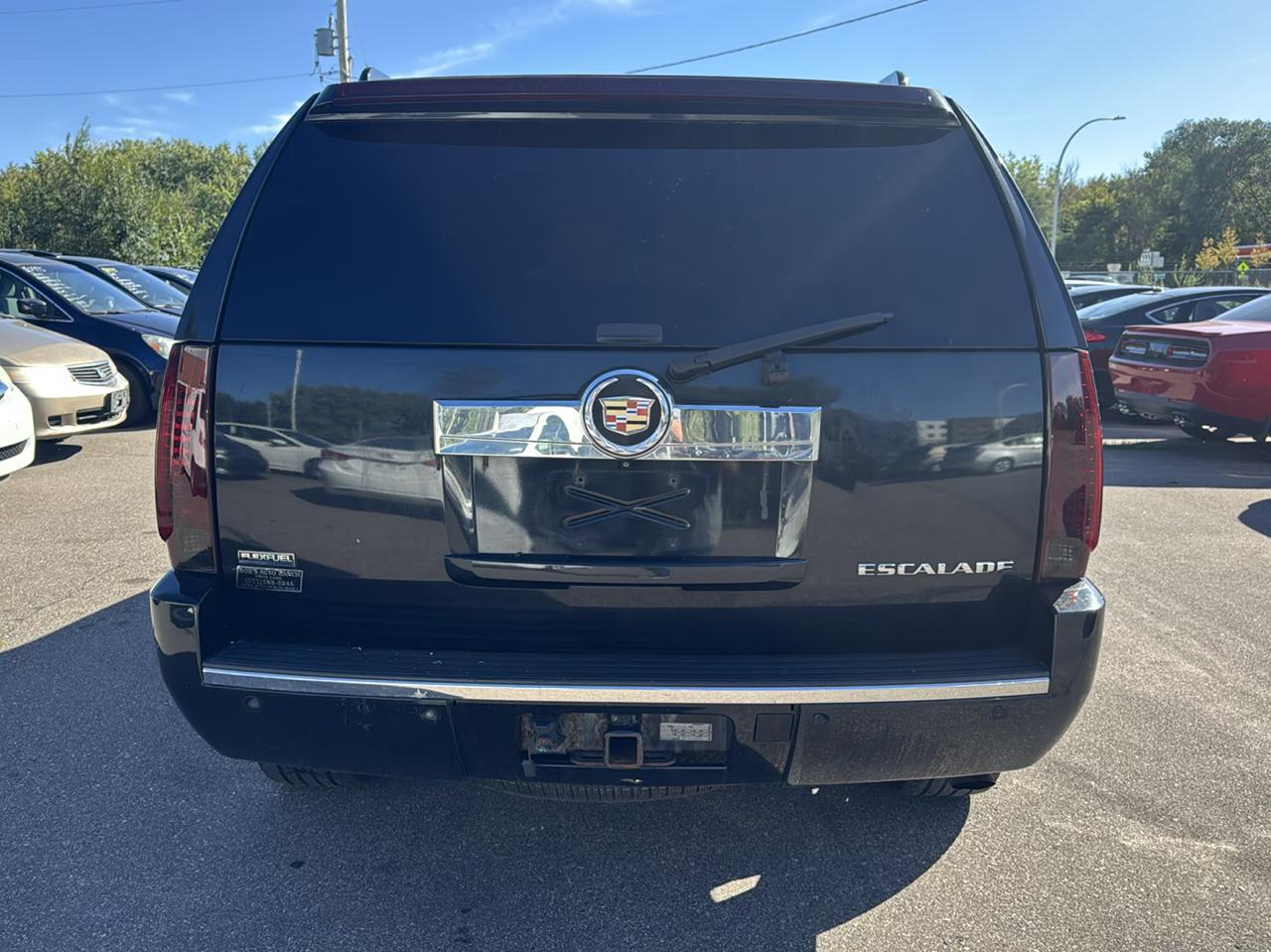 Cadillac Escalade AWD 4dr Luxury 2010