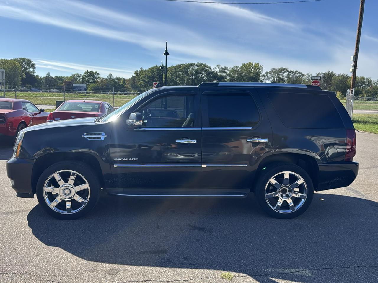 Cadillac Escalade AWD 4dr Luxury 2010