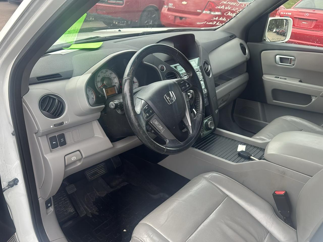 Honda Pilot 4WD 4dr Touring w/RES & Navi 2011
