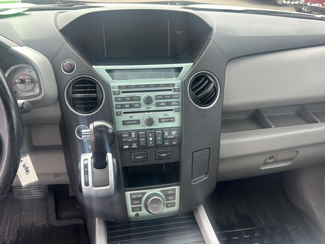 Honda Pilot 4WD 4dr Touring w/RES & Navi 2011