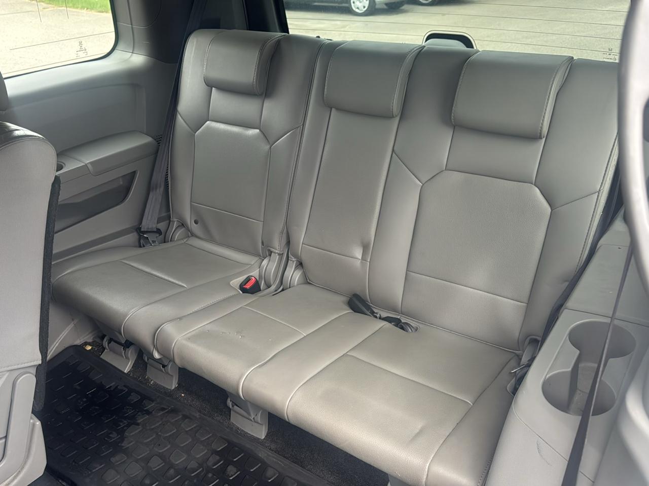 Honda Pilot 4WD 4dr Touring w/RES & Navi 2011