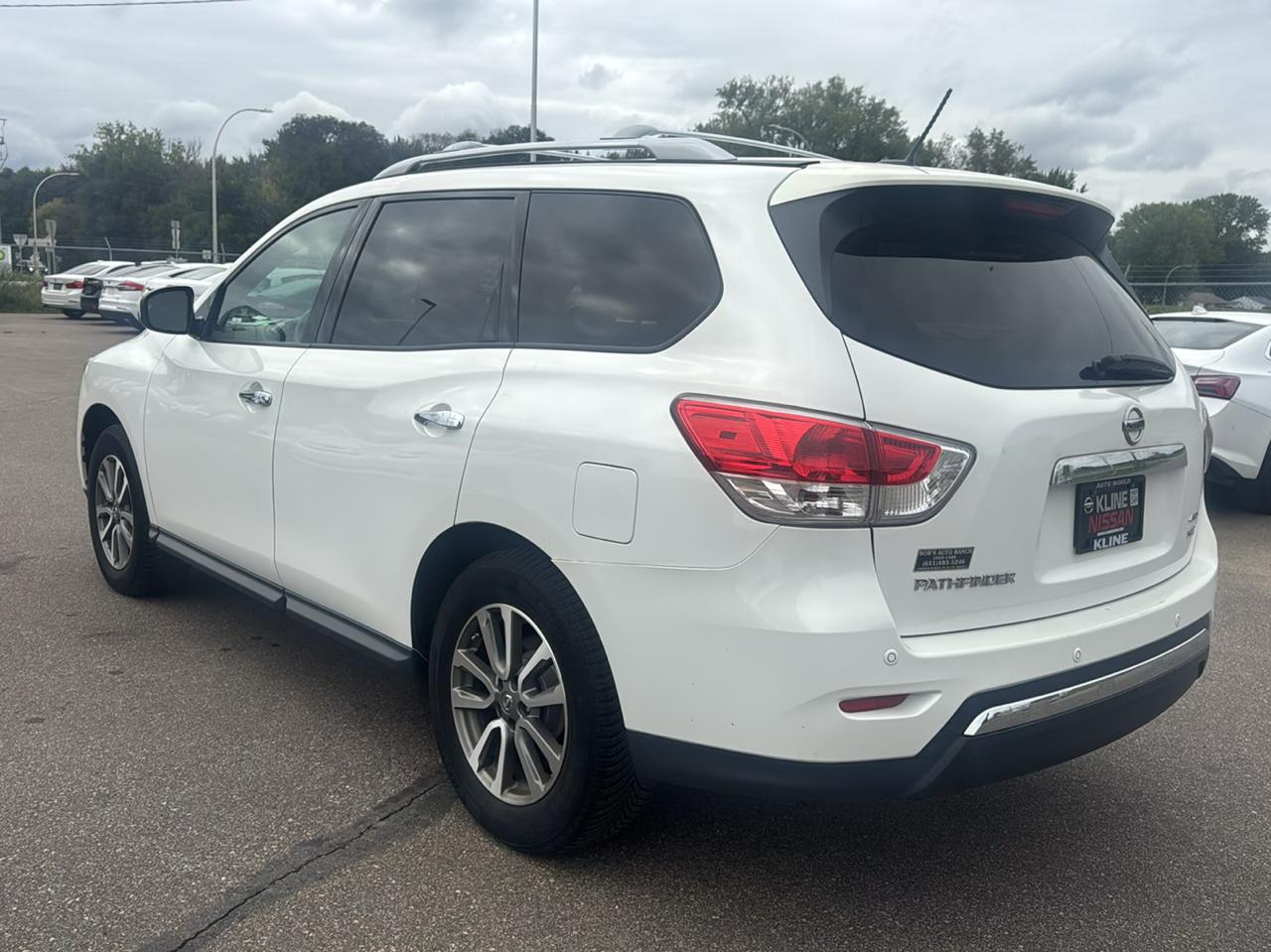 Nissan Pathfinder 4WD 4dr SV 2013