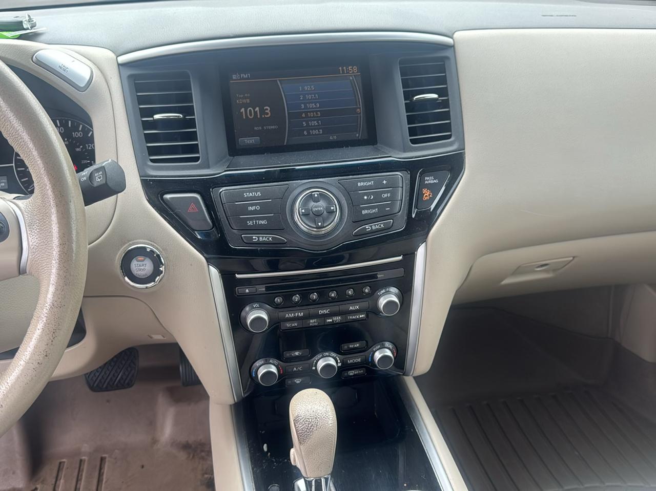 Nissan Pathfinder 4WD 4dr SV 2013