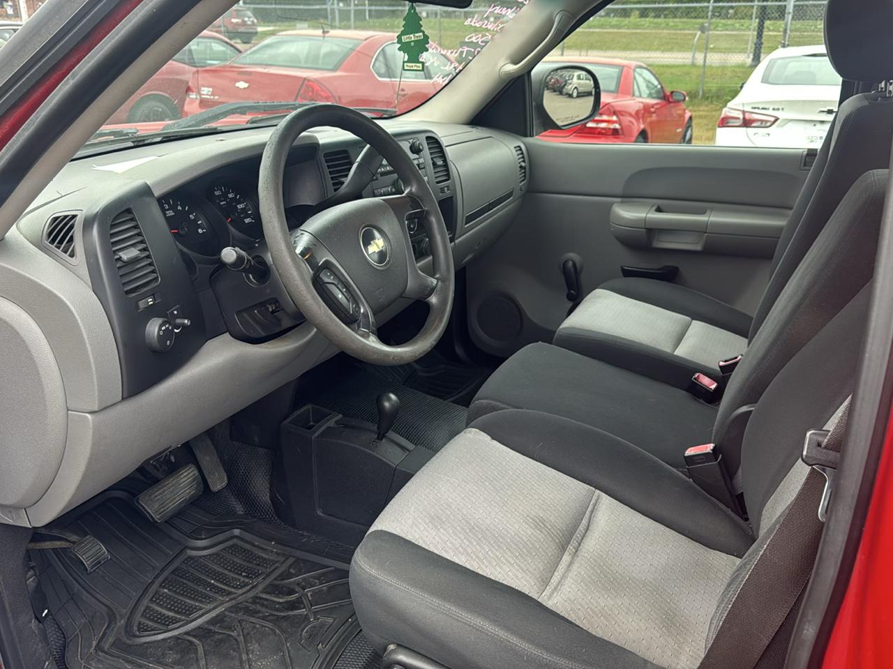 Chevrolet Silverado 1500 4WD Reg Cab 133.0" Work Truck 2008