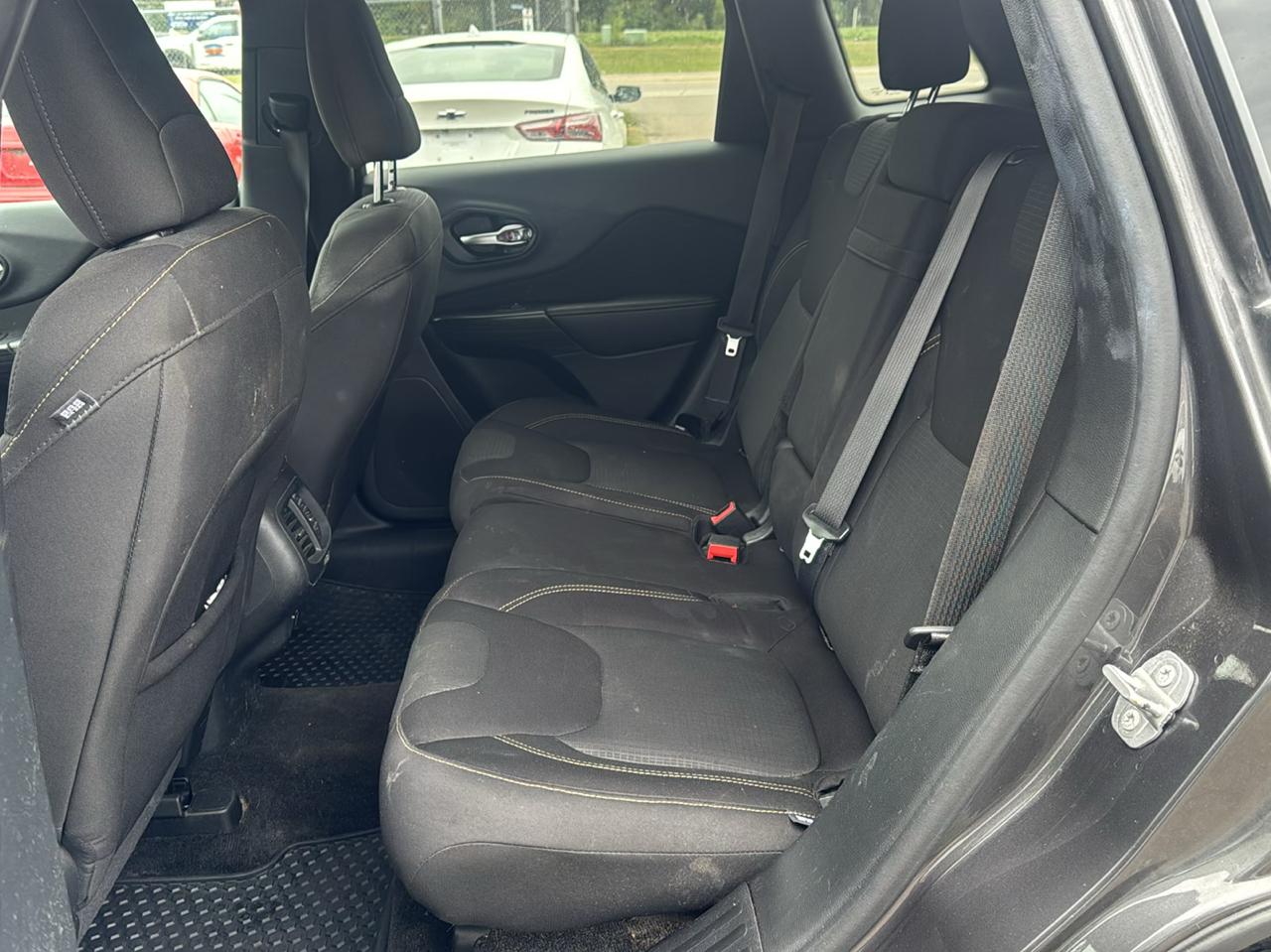 Jeep Cherokee 4WD 4dr Latitude 2015