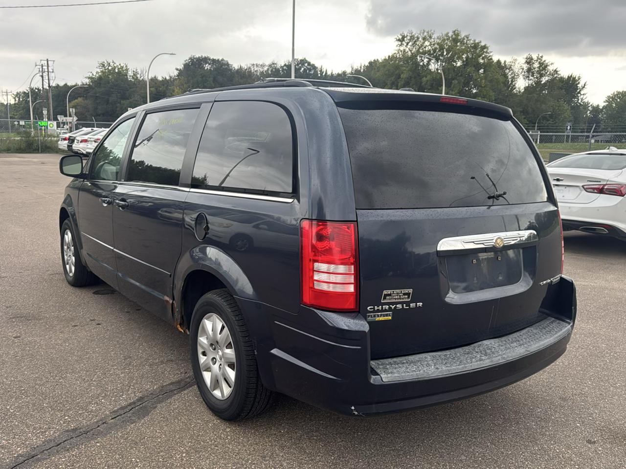Chrysler Town & Country 4dr Wgn LX 2009