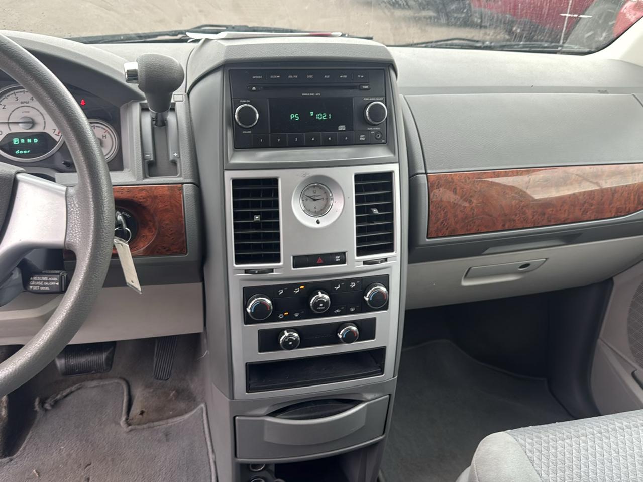 Chrysler Town & Country 4dr Wgn LX 2009