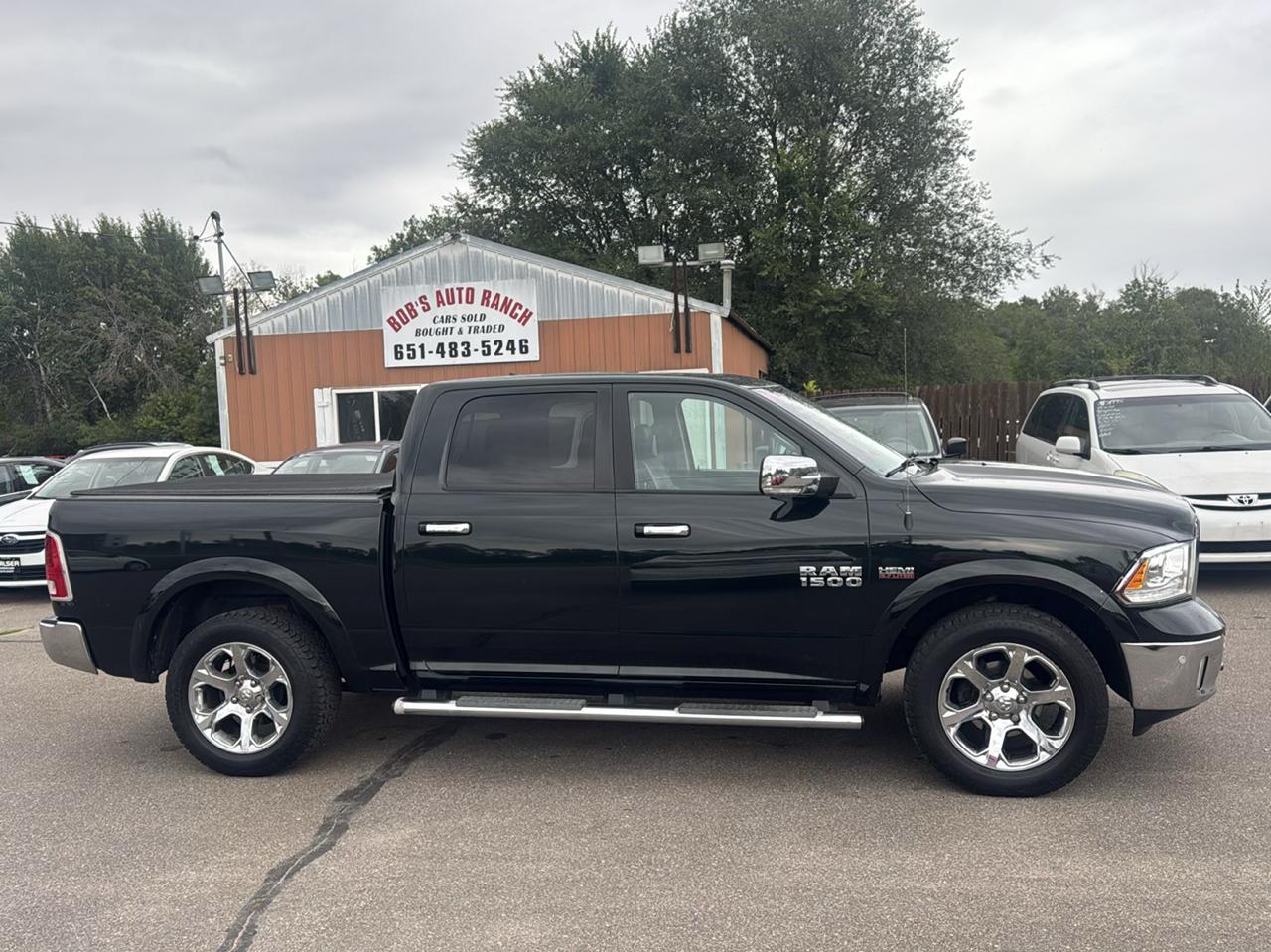 RAM 1500 4WD Crew Cab 140.5" Laramie 2016