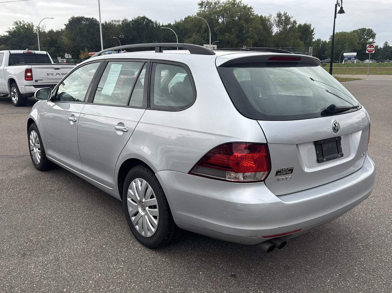 Volkswagen Jetta SportWagen 4dr Auto SE w/Sunroof PZEV 2014