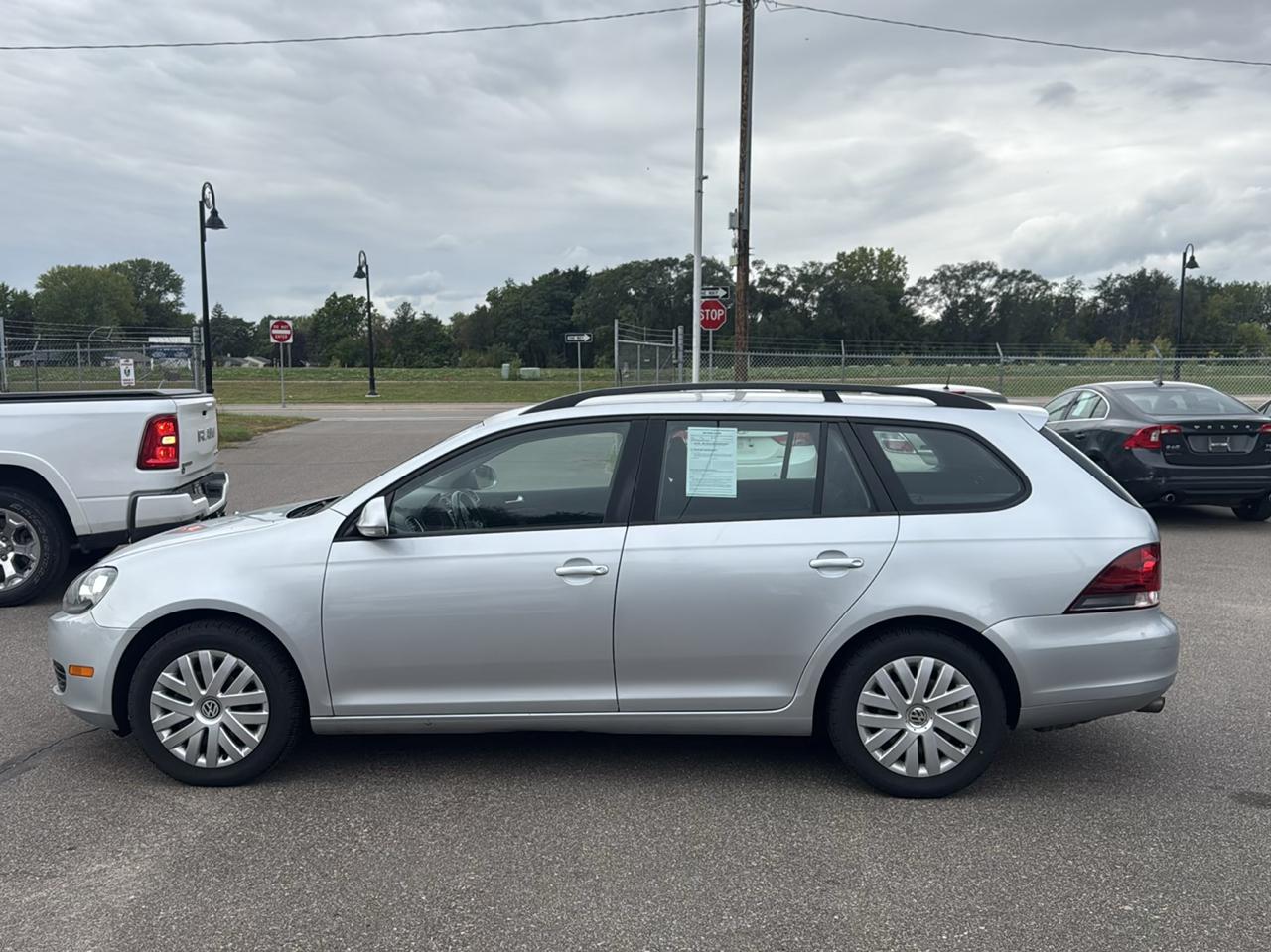 Volkswagen Jetta SportWagen 4dr Auto SE w/Sunroof PZEV 2014