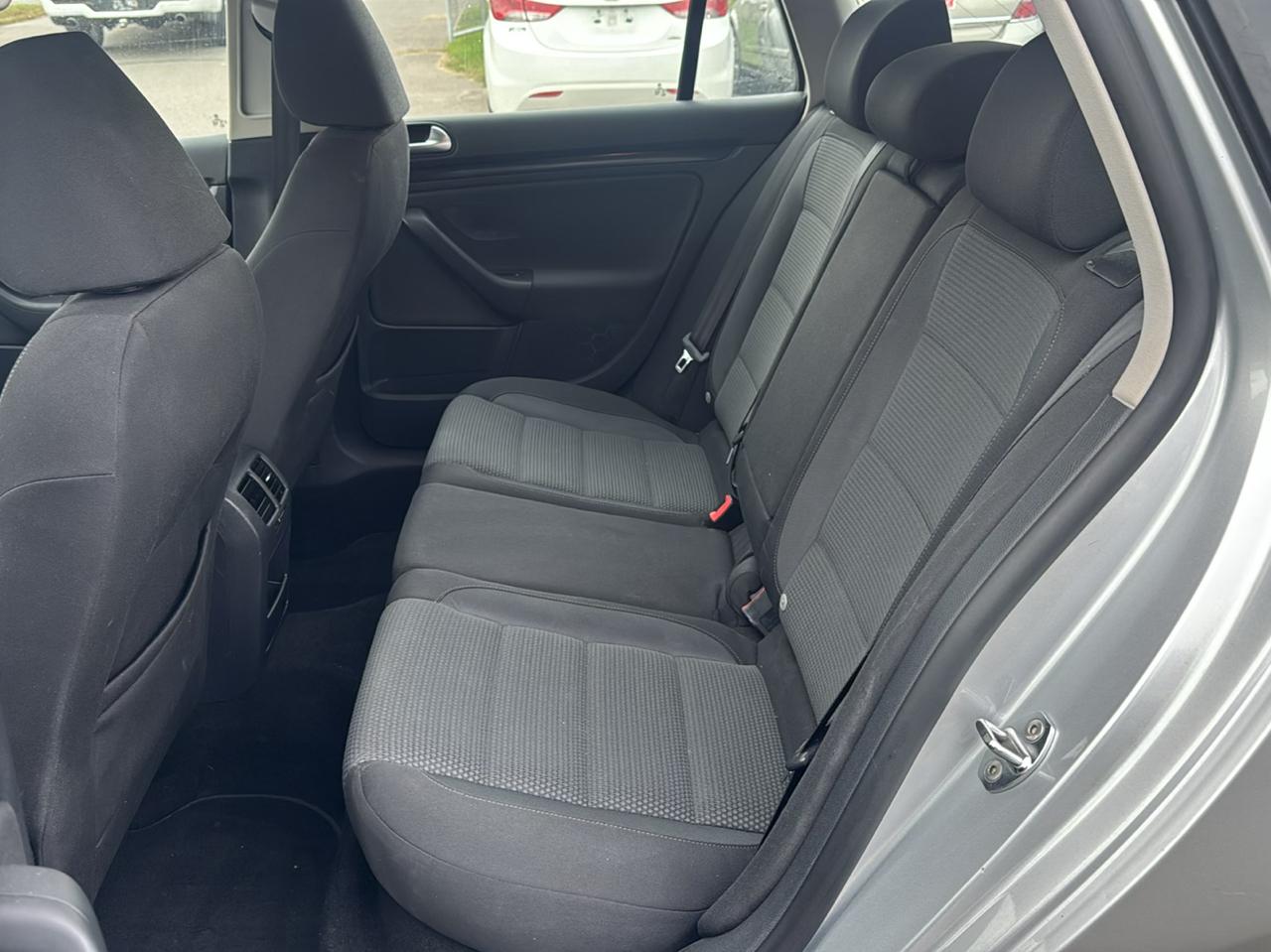Volkswagen Jetta SportWagen 4dr Auto SE w/Sunroof PZEV 2014