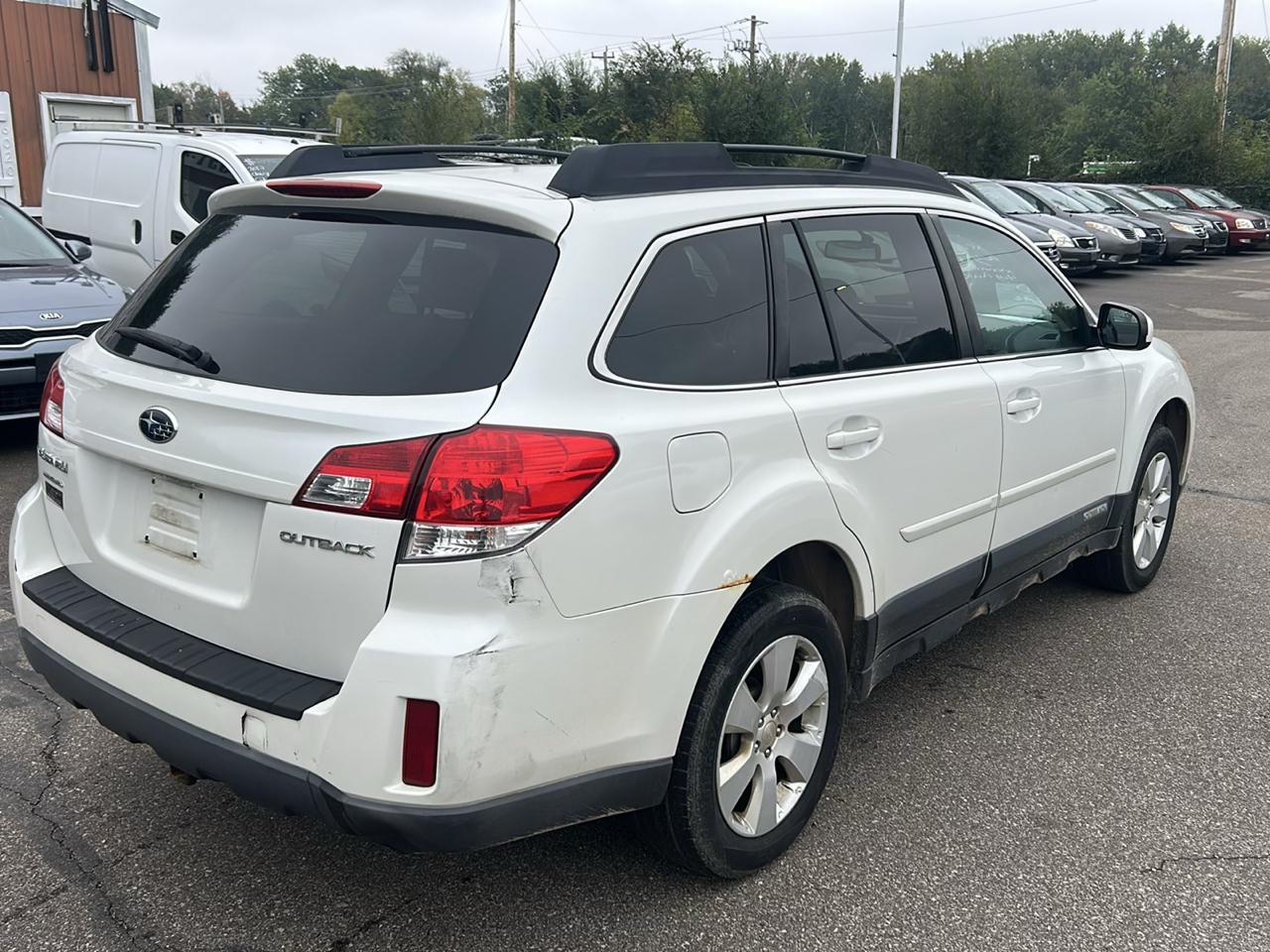 Subaru Outback 4dr Wgn H4 Auto 2.5i Premium 2012