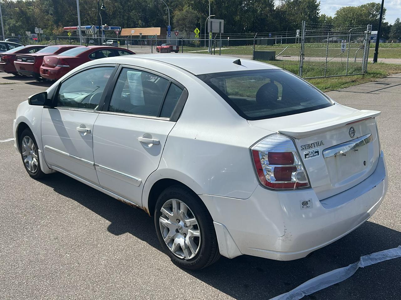 Nissan Sentra 4dr Sdn I4 CVT 2.0 S 2011