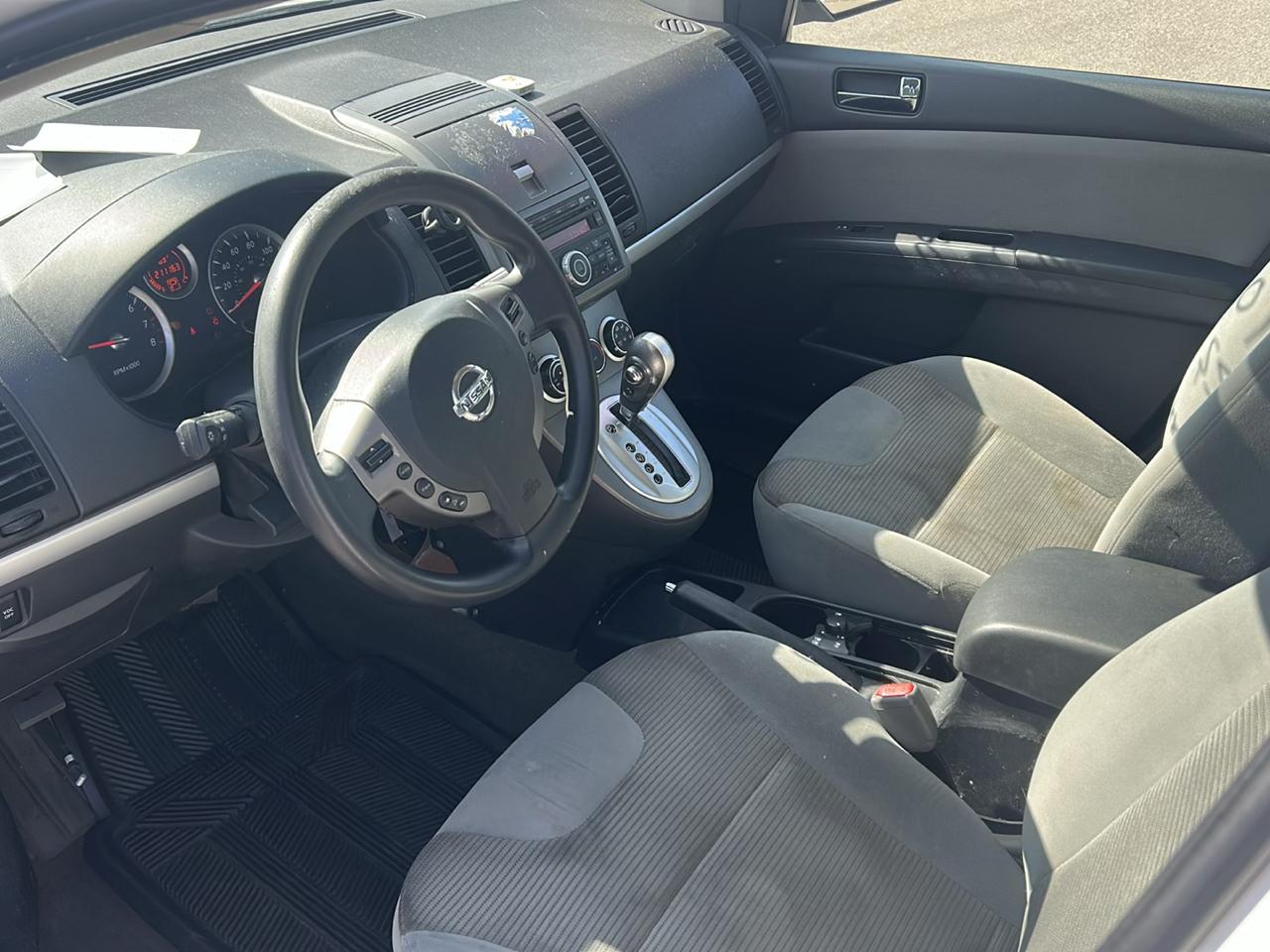 Nissan Sentra 4dr Sdn I4 CVT 2.0 S 2011