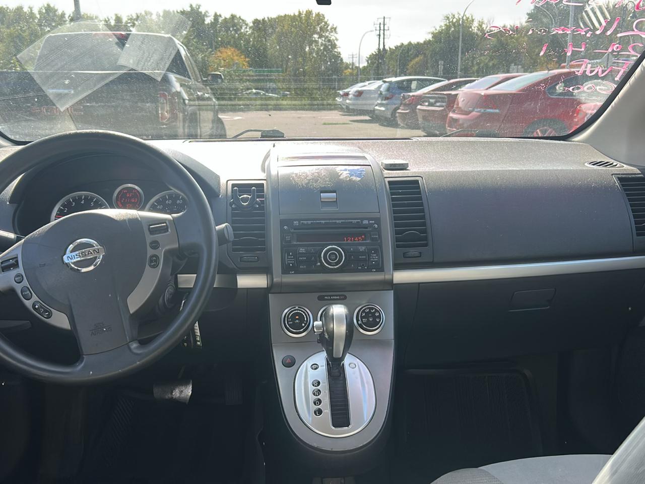 Nissan Sentra 4dr Sdn I4 CVT 2.0 S 2011