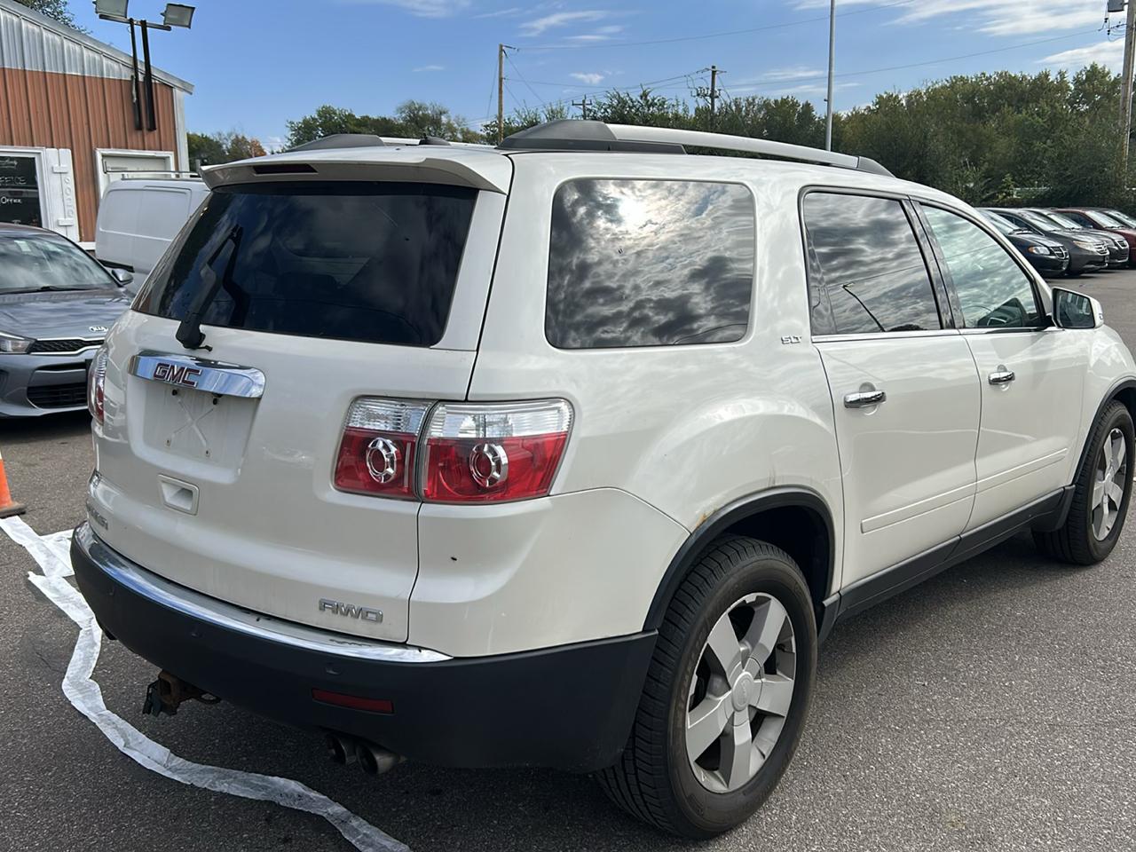 GMC Acadia AWD 4dr SLT1 2011