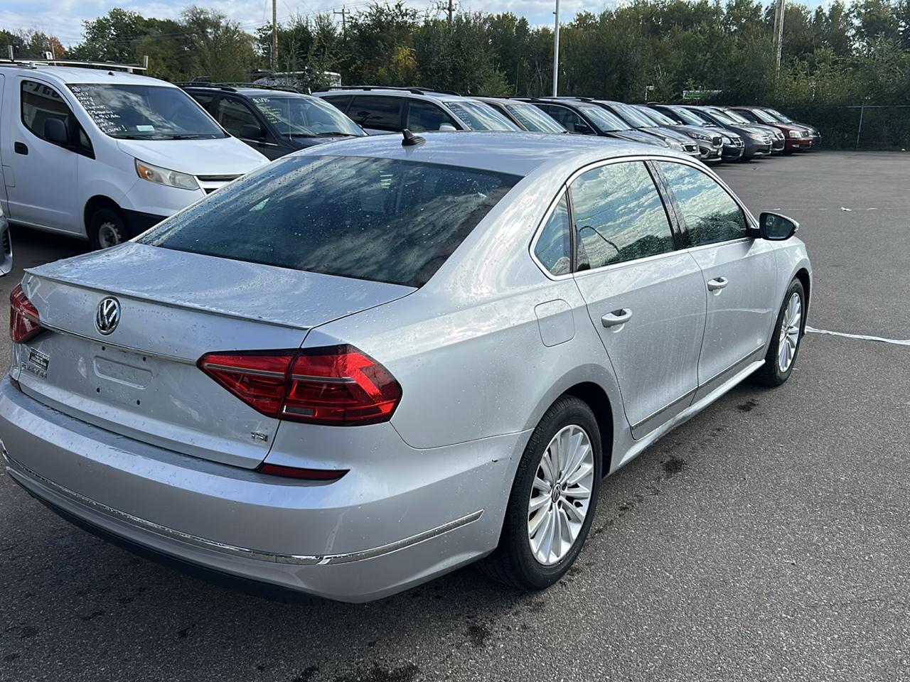 Volkswagen Passat 4dr Sdn 1.8T Auto SE 2016
