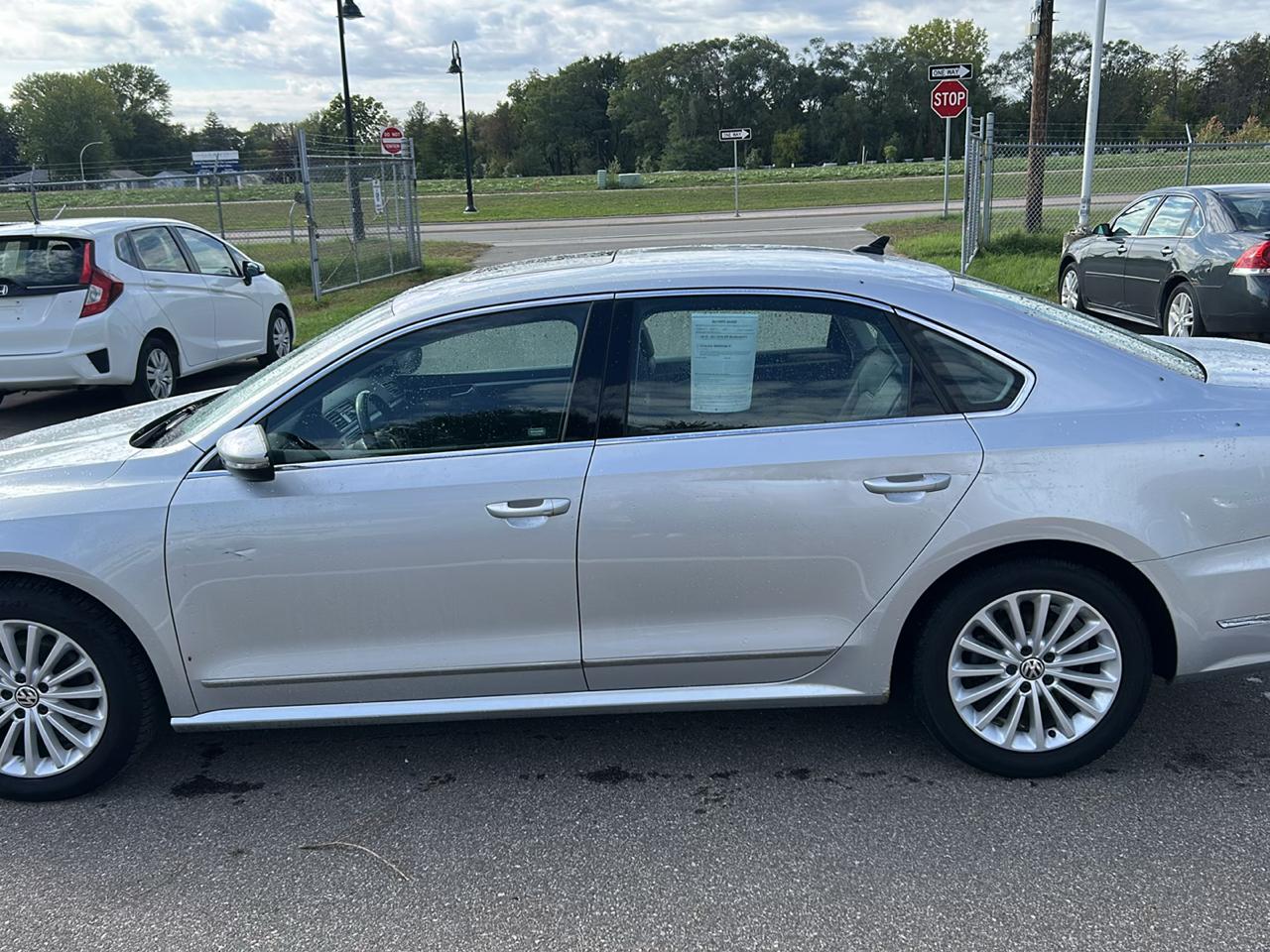 Volkswagen Passat 4dr Sdn 1.8T Auto SE 2016