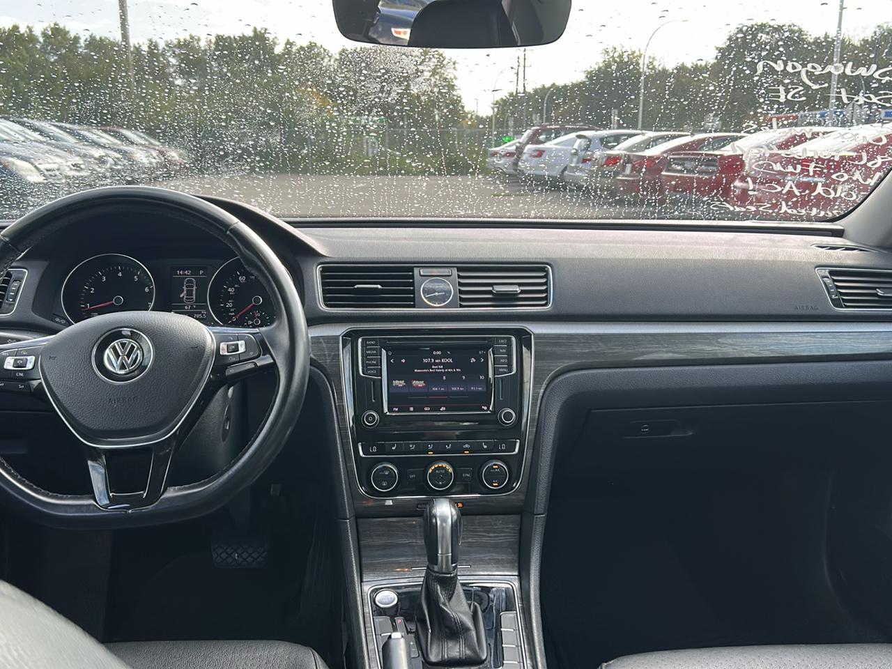 Volkswagen Passat 4dr Sdn 1.8T Auto SE 2016
