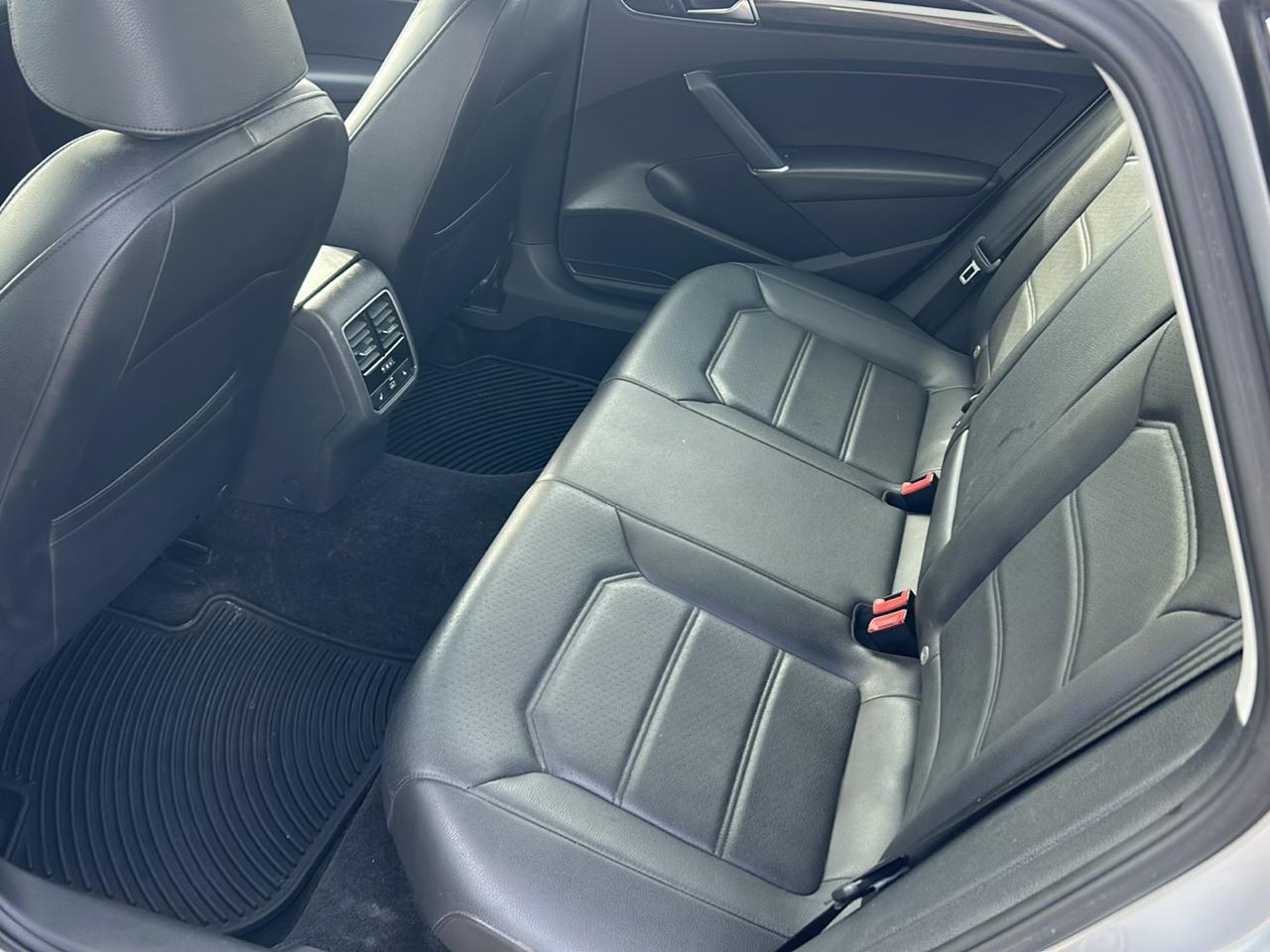 Volkswagen Passat 4dr Sdn 1.8T Auto SE 2016