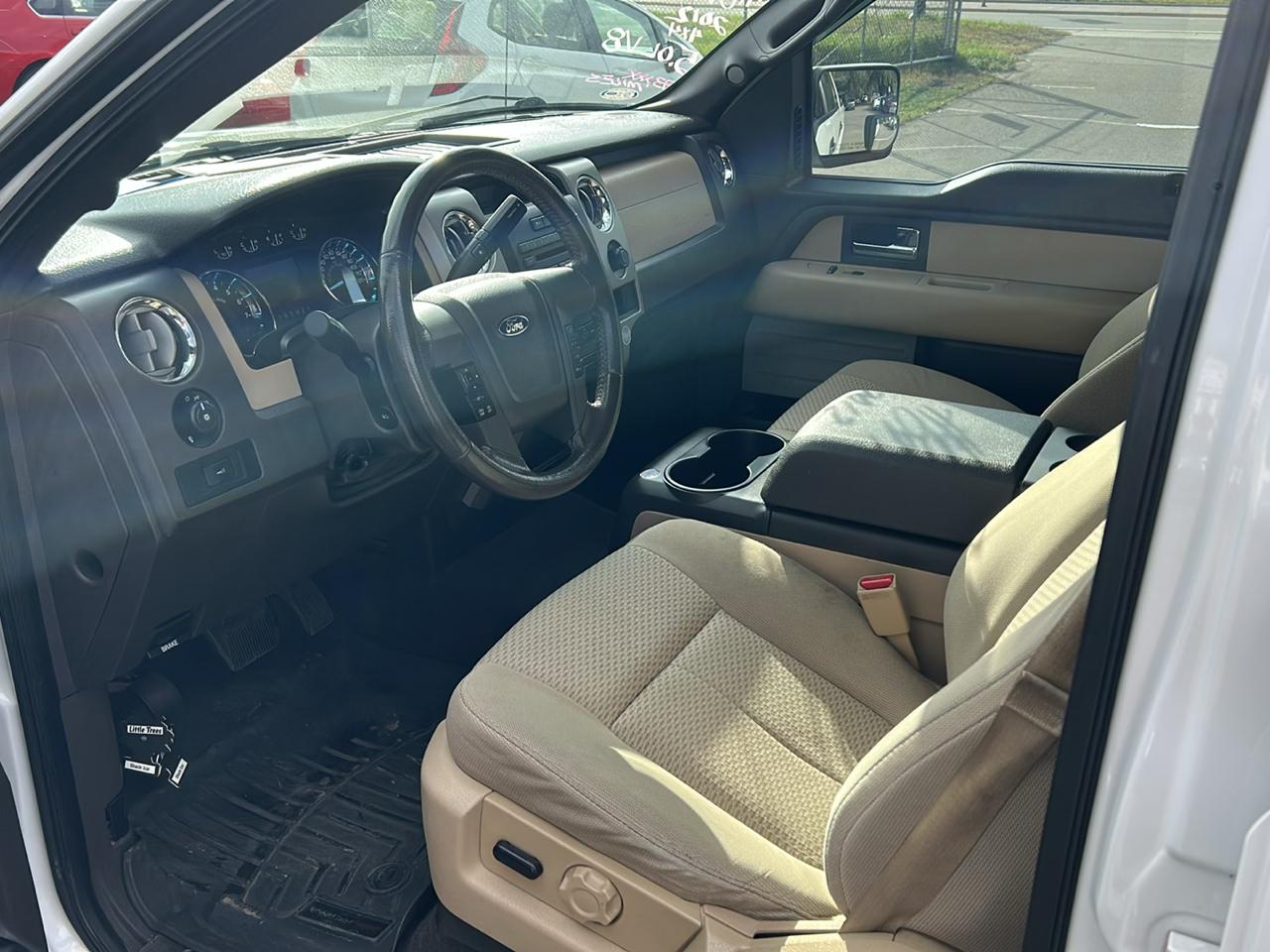 Ford F-150 4WD SuperCrew 145" Platinum 2012
