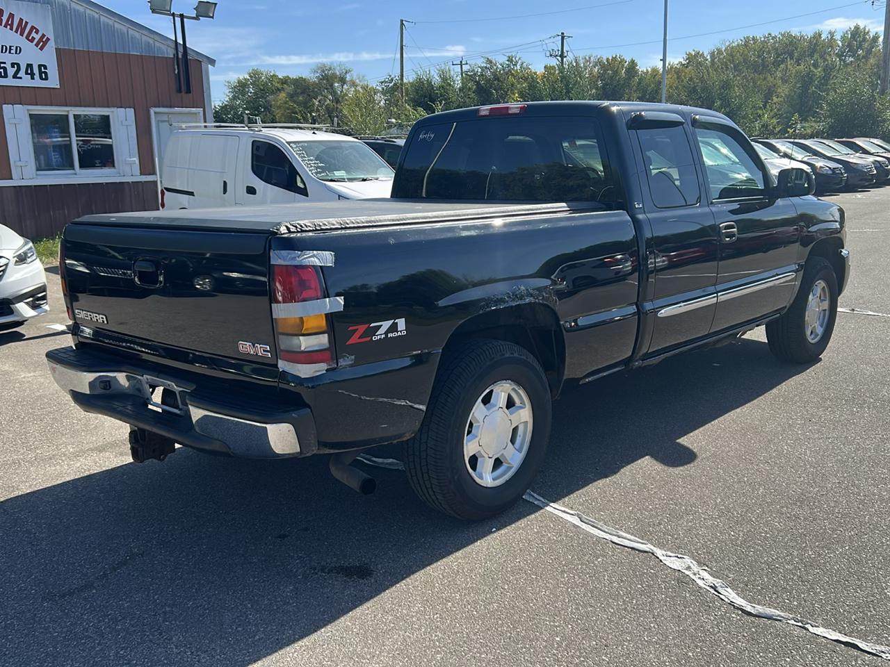 GMC Sierra 1500 Ext Cab 143.5" WB 4WD SLE 2004