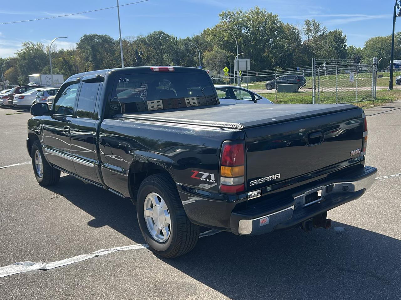 GMC Sierra 1500 Ext Cab 143.5" WB 4WD SLE 2004