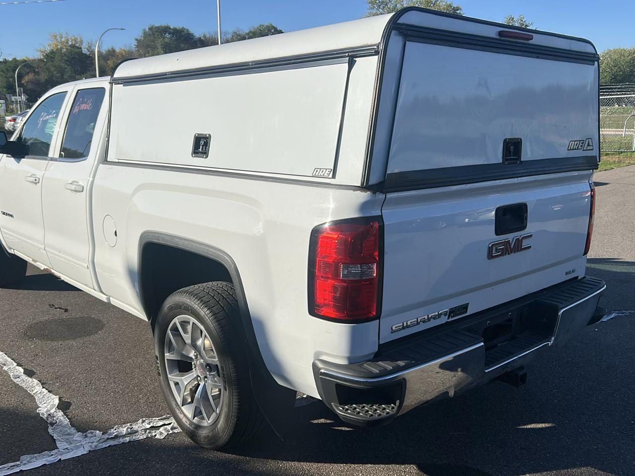 GMC Sierra 1500 4WD Double Cab 143.5" SLE 2015